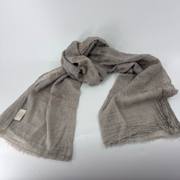 SAACHI Luxury Tan and Gold Textured Scarf with floral print- Beautifully made - Picture 3 of 11